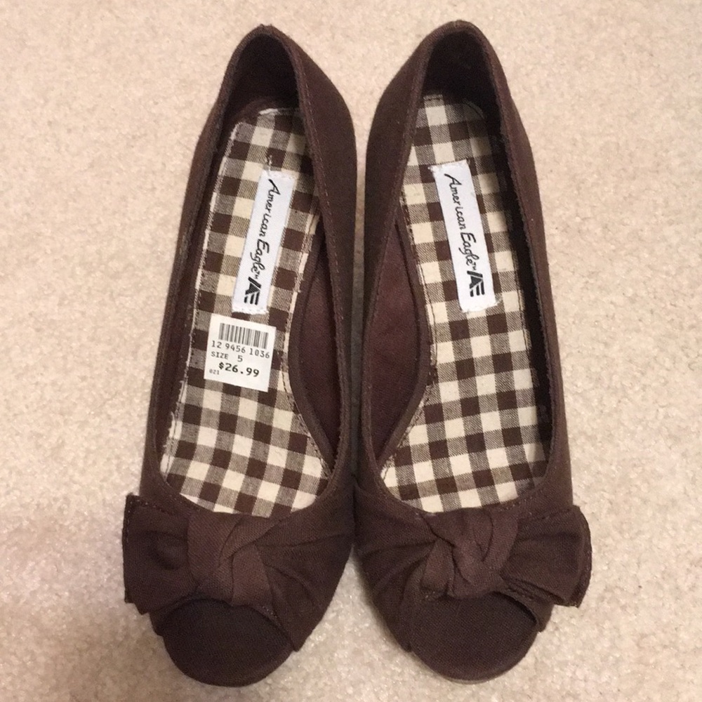 American Eagle brown wedge shoes size 5